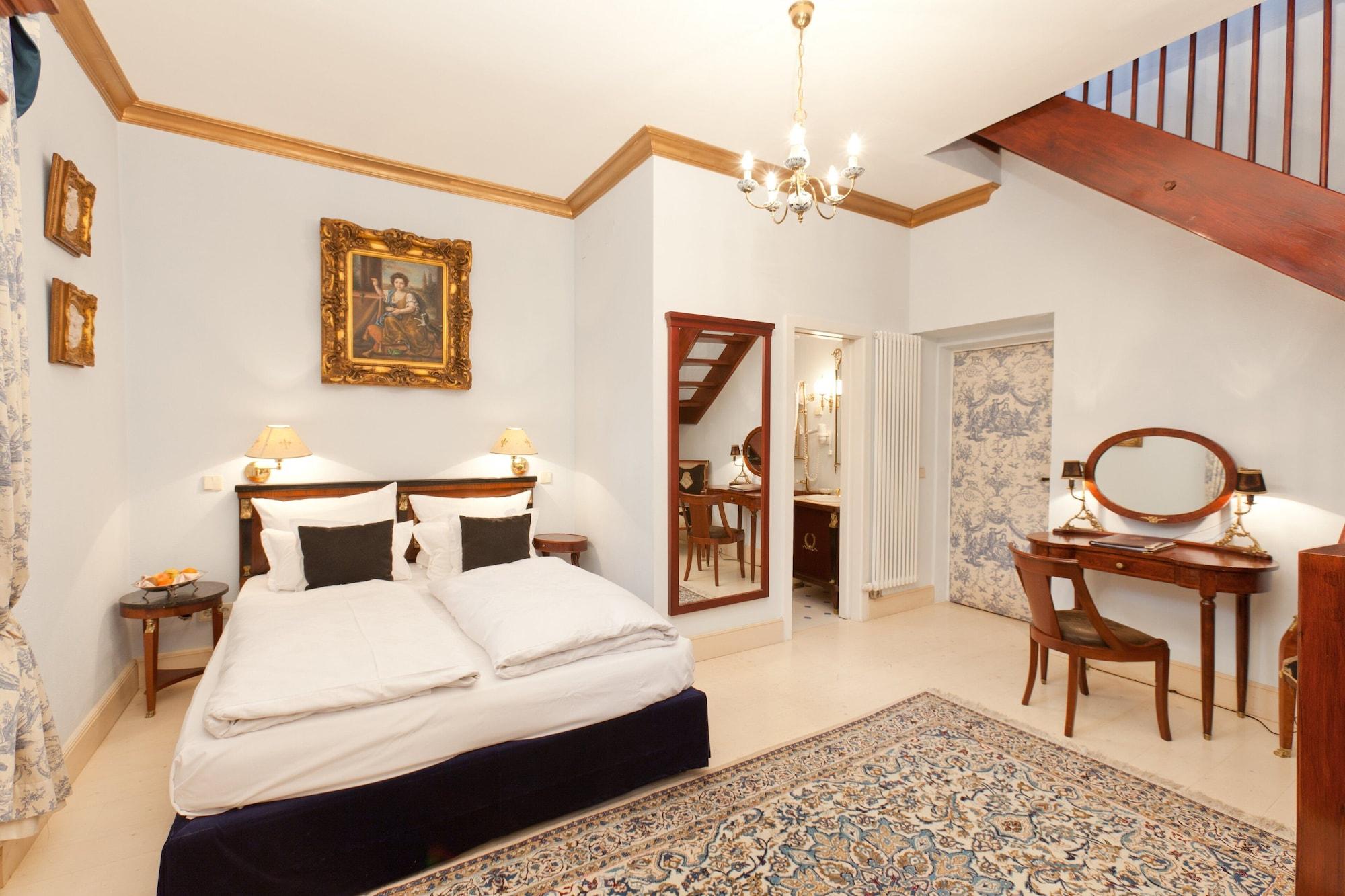 Hotel Belle Epoque